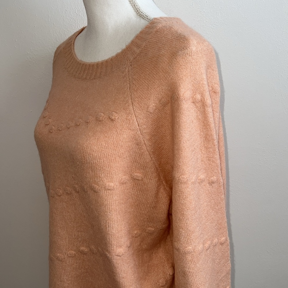 MAGNOLIA Sweater - Picture 4 of 10